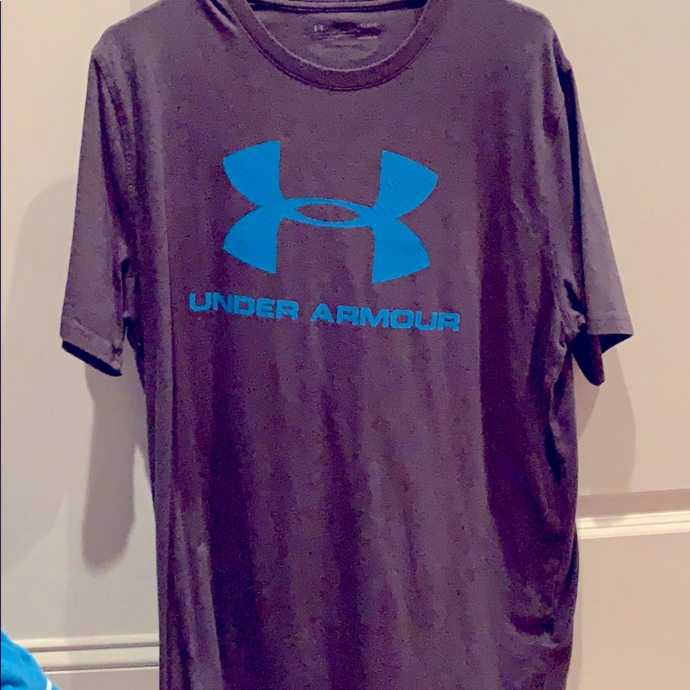 Men’s under armour t shirt